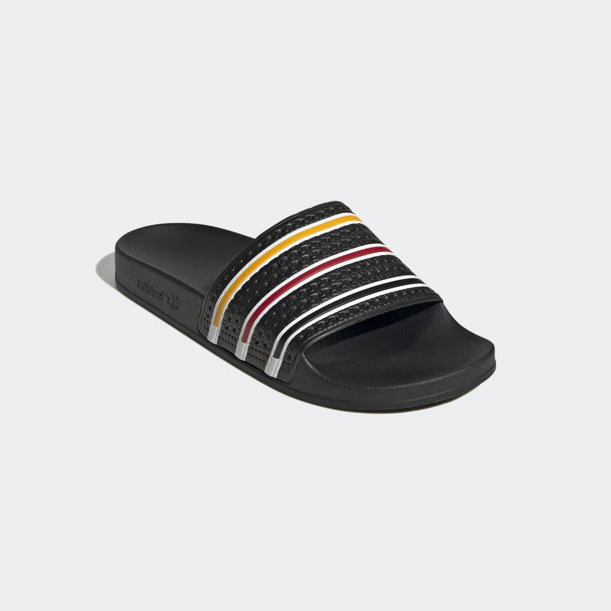 

Сандалии для купания Adidas Originals "ADILETTE", цвет Cblack/Ftwwht/Tmcogo