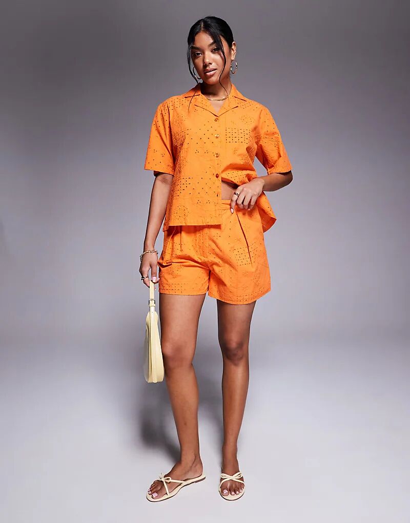 

Короткие шорты River Island в оранжевом цвете