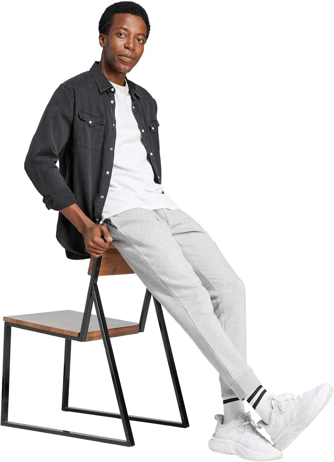 Мужские флисовые брюки Adidas Essentials с зауженными манжетами и большим логотипом, серый — фото 3