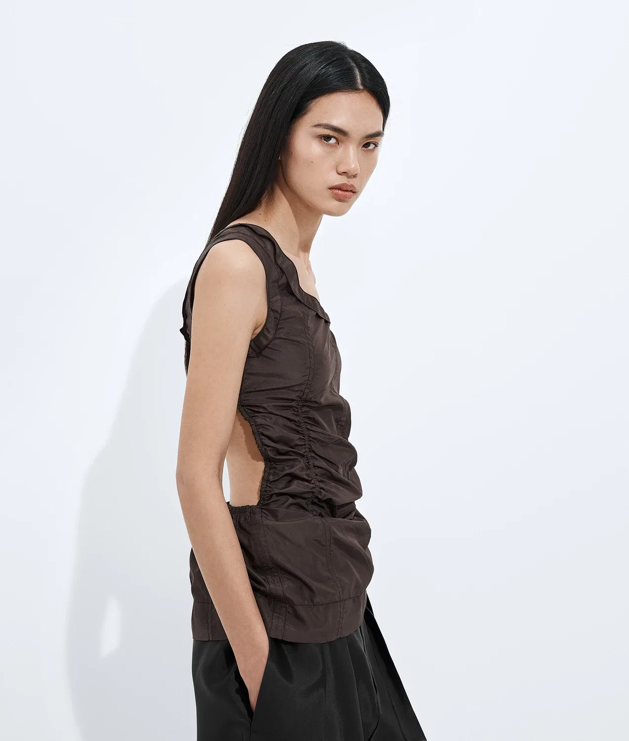 Топ из шелкового тафты с эффектом стирки BOTTEGA VENETA, коричневый — фото 2