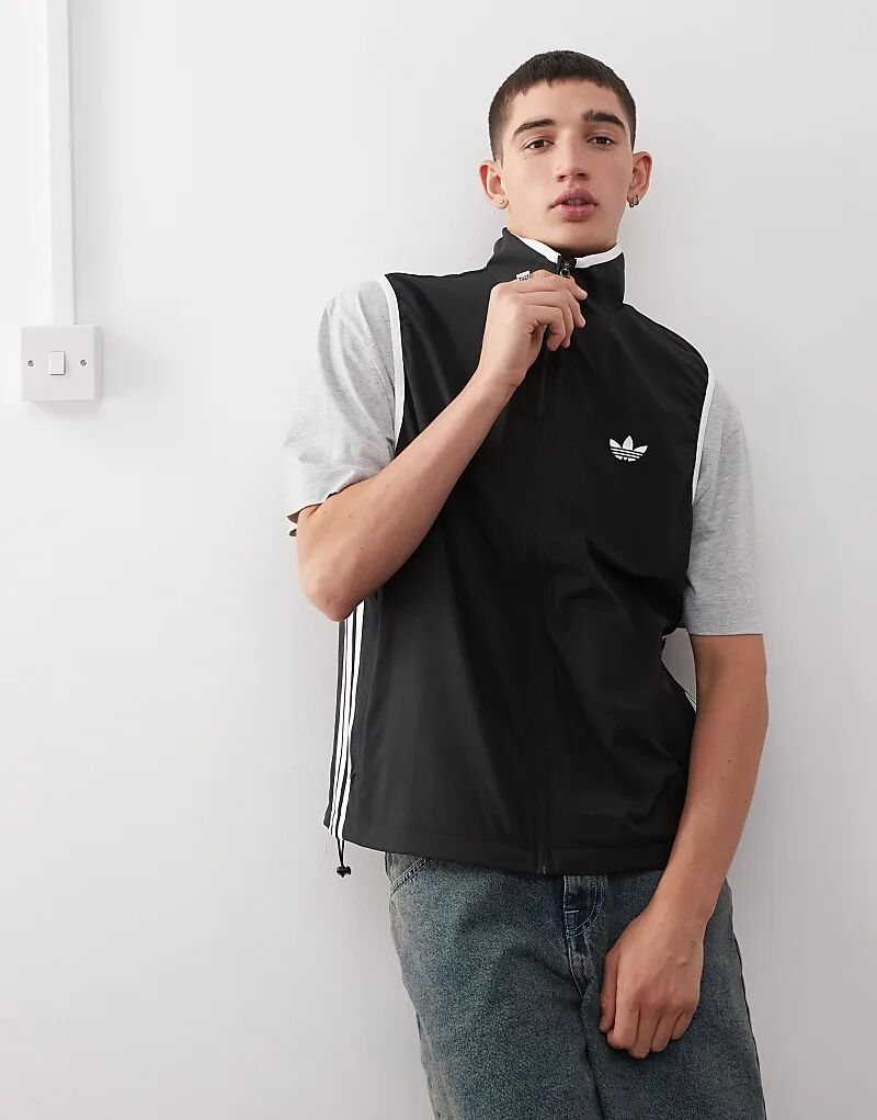 

Жилет adidas Originals Adicolor черного и белого цвета