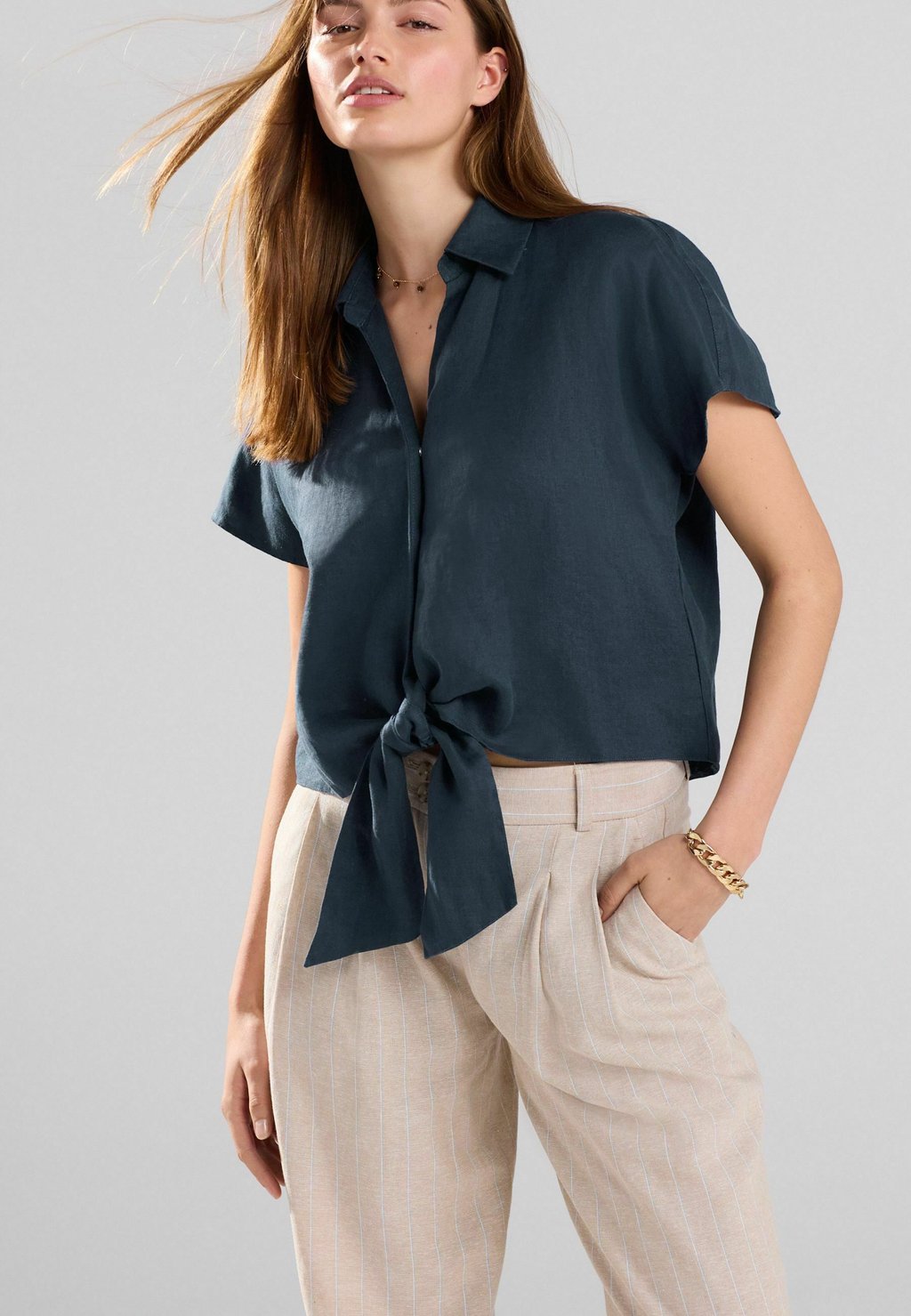 

Блузка на пуговицах REGULAR FIT - FRONT SHORT SLEEVE Next, сине-серый