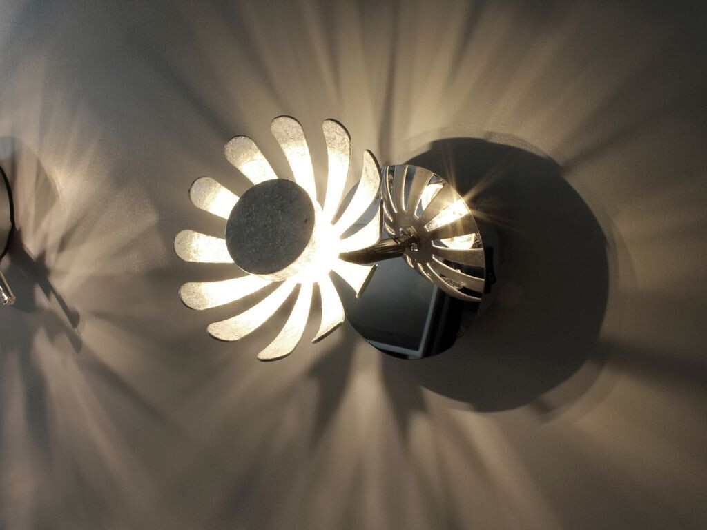 

Светодиодный настенный светильник Lutec Bloom серебристый 5Вт 300лм, серебро