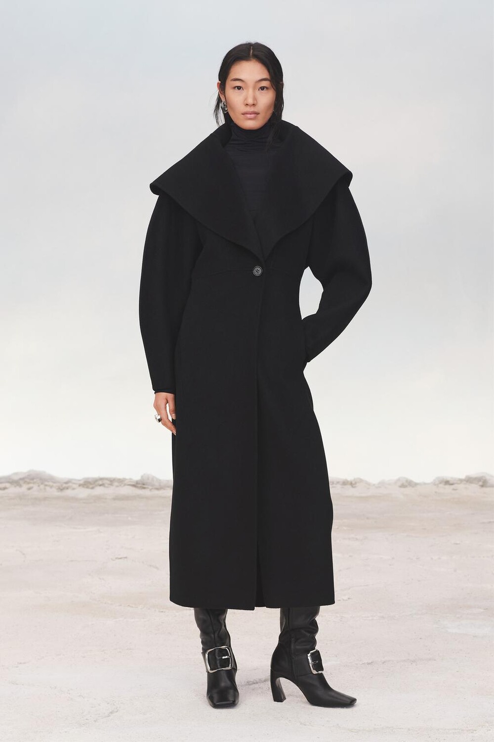 

Пальто из 100% шерсти ZARA, черный