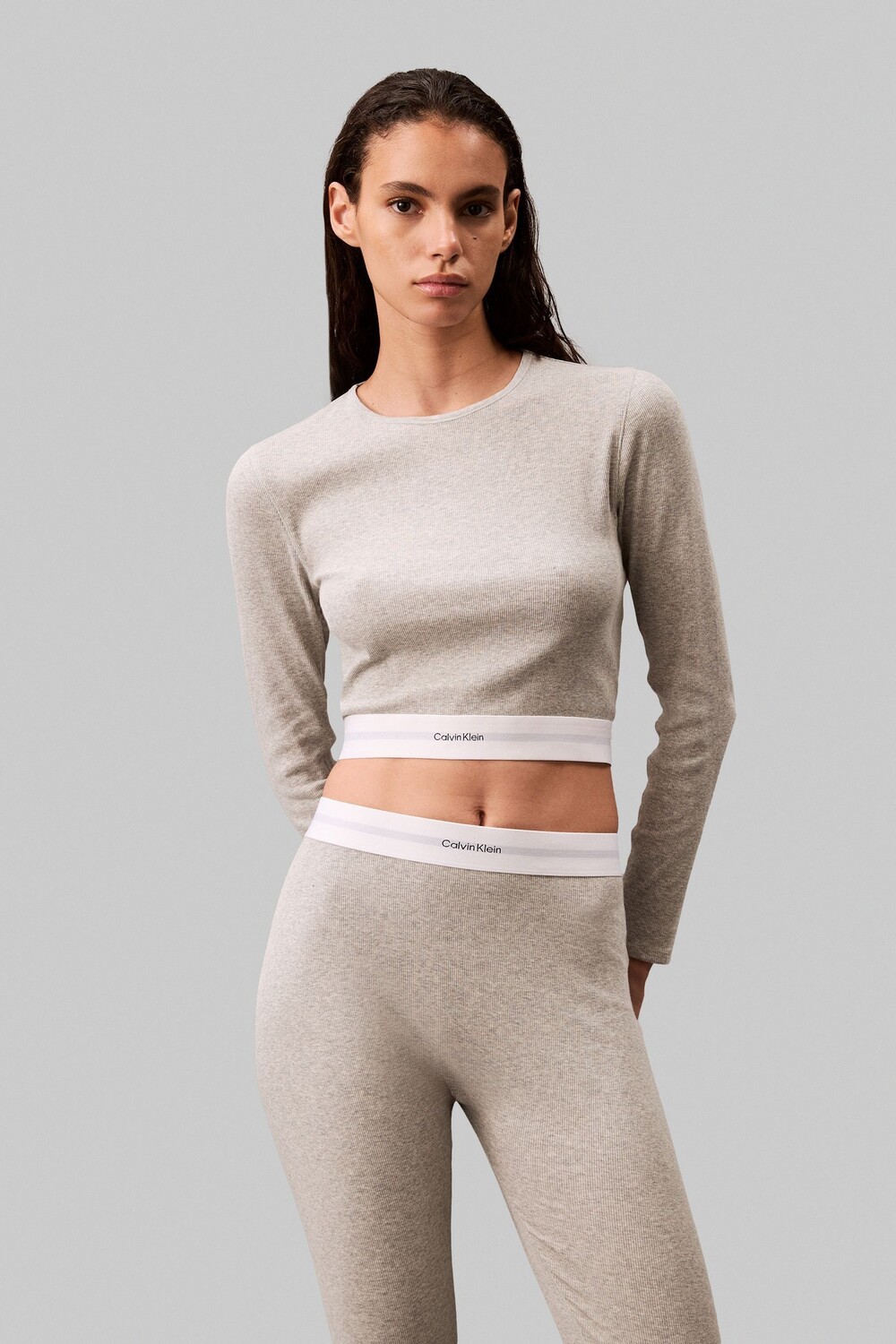 

Футболка с длинными рукавами и круглым вырезом Calvin Klein, серый