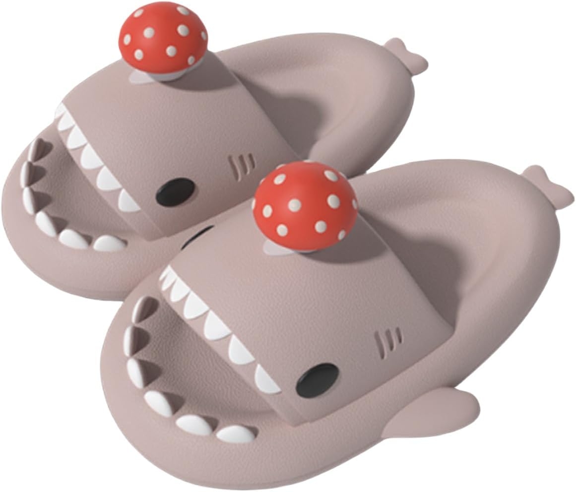 

Шлепанцы Shark Cloud, милые мультяшные тапочки с акулами для дома и улицы, для женщин и мужчин, сандалии с открытым носком для душа и для пар Ythspnze, Powder (Mushroom)