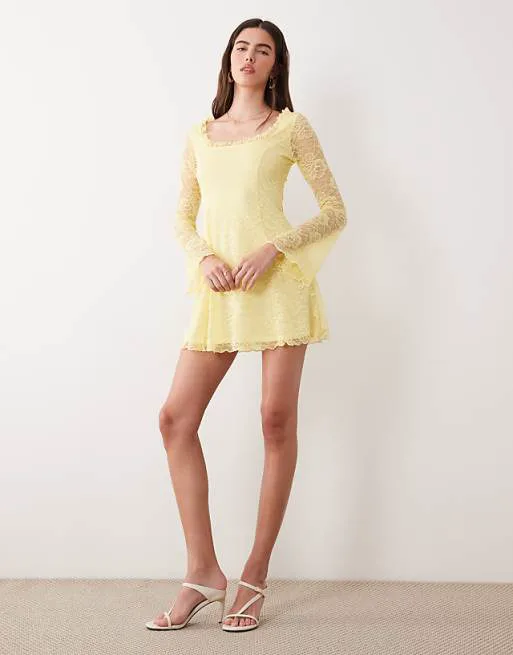 

Лимонно-желтое кружевное платье мини с расклешенным силуэтом Miss Selfridge