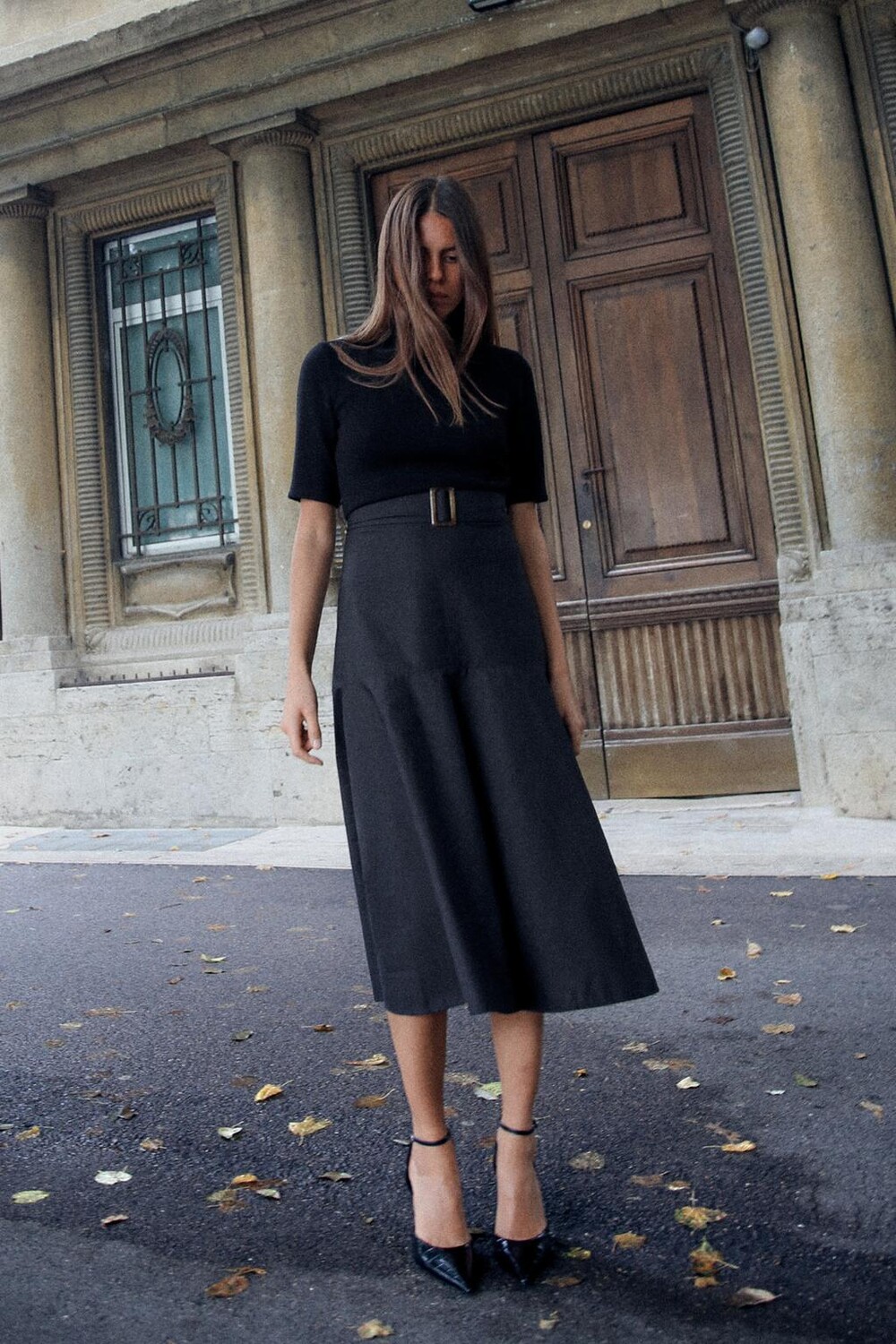 

Мягкое платье с поясом ZARA, черный