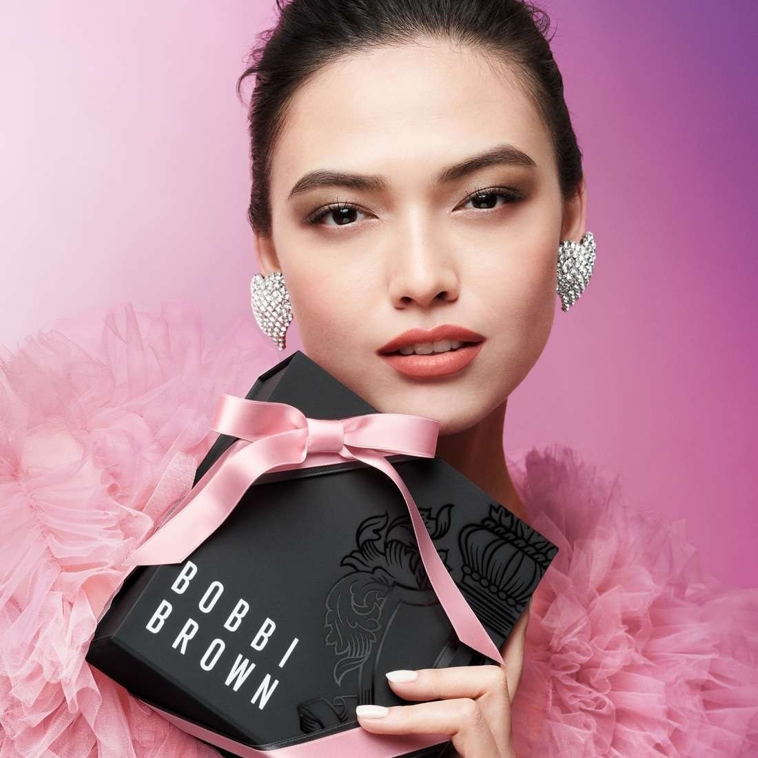 Помада для губ luxe matte liquid lipstick Bobbi Brown, grand, объем 6 мл — фото 4