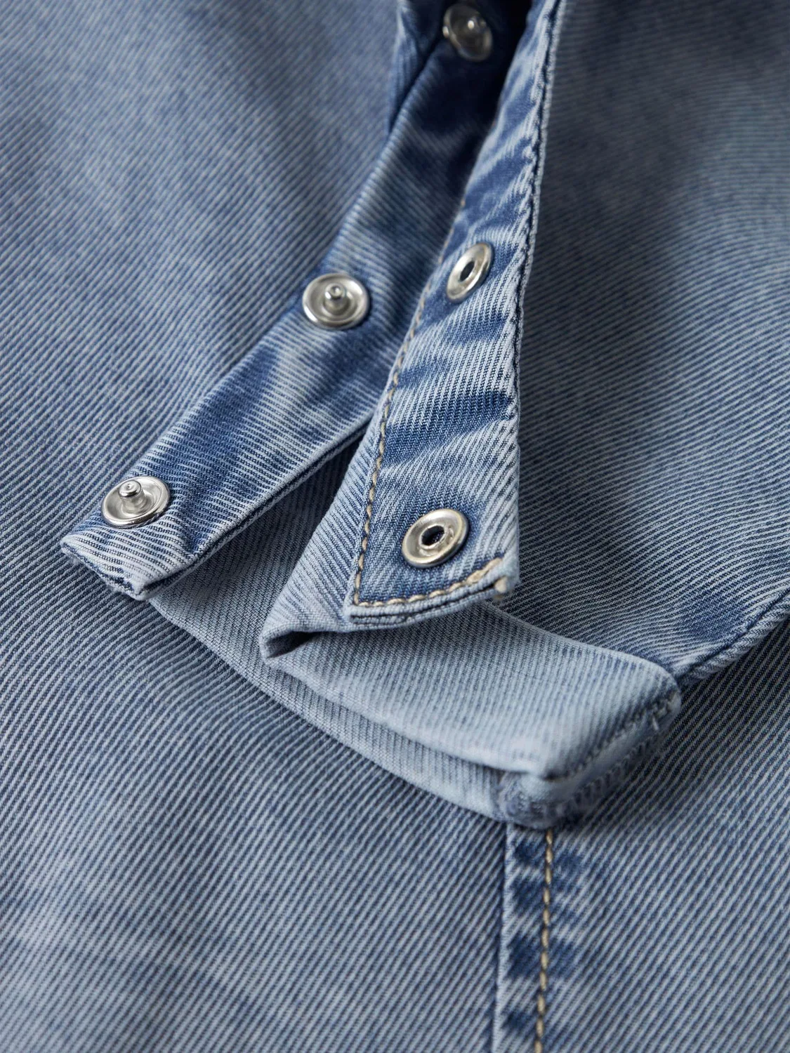 Джинсовый комбинезон с потертостями Name it, medium blue denim — фото 4
