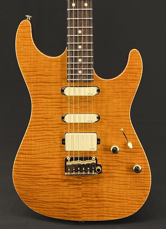 

Электрогитара Suhr Standard Legacy Limited Edition in Caramel with Gotoh 510 Bridge