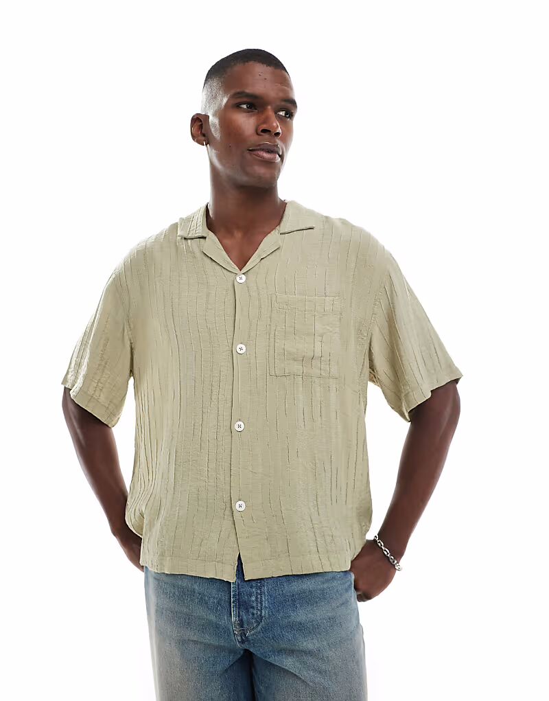 

Рубашка с короткими рукавами из хлопка On box fit цвета добби хаки Cotton:On