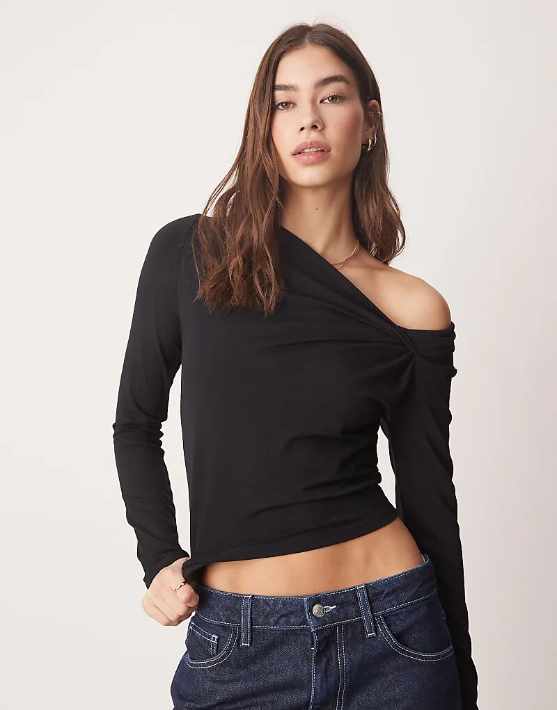 

Асимметричный топ с воротником-хомутиком черного цвета ASOS DESIGN