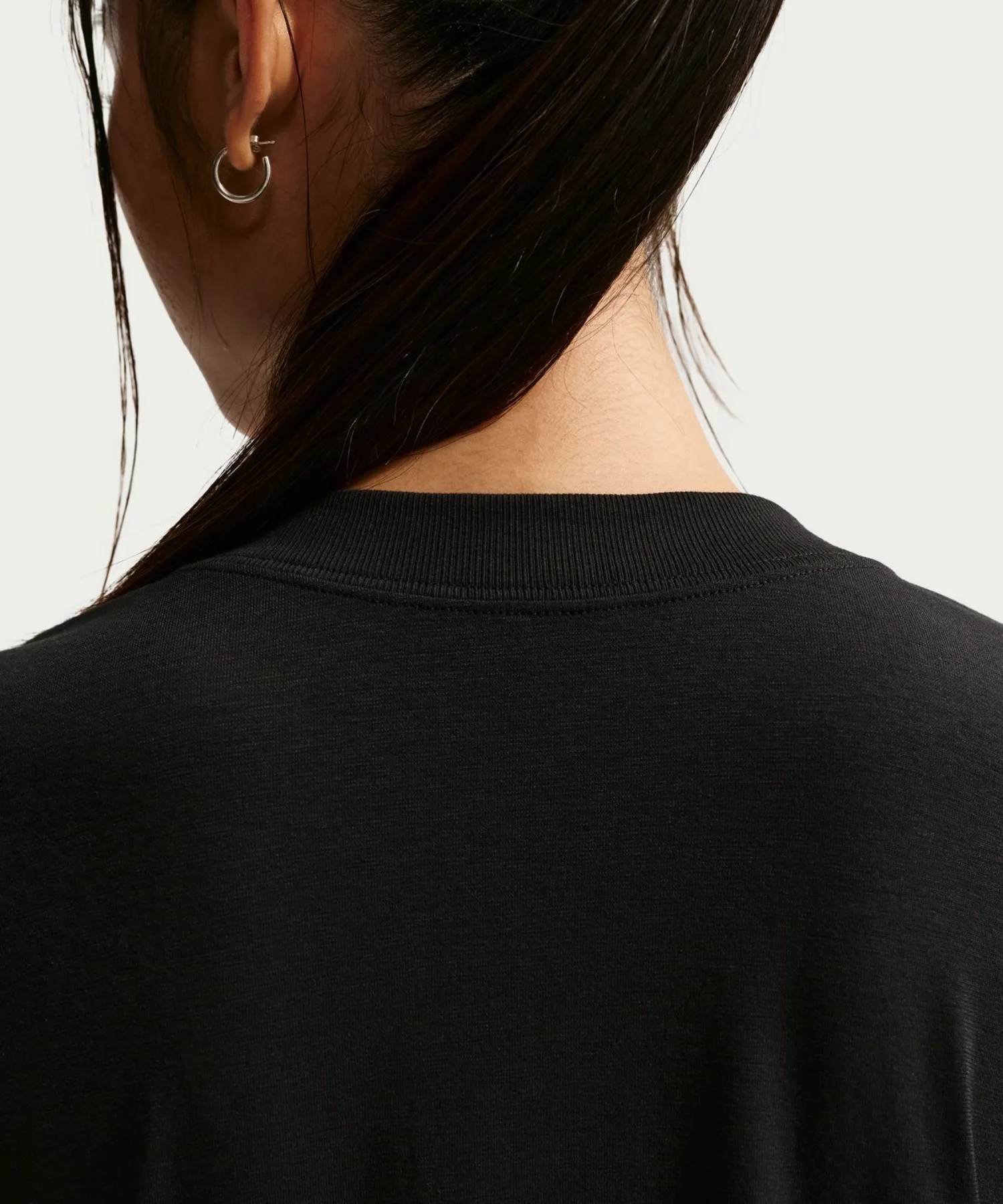 Женский топ с длинным рукавом Nike ONE RELAXED DF LS черный — фото 3