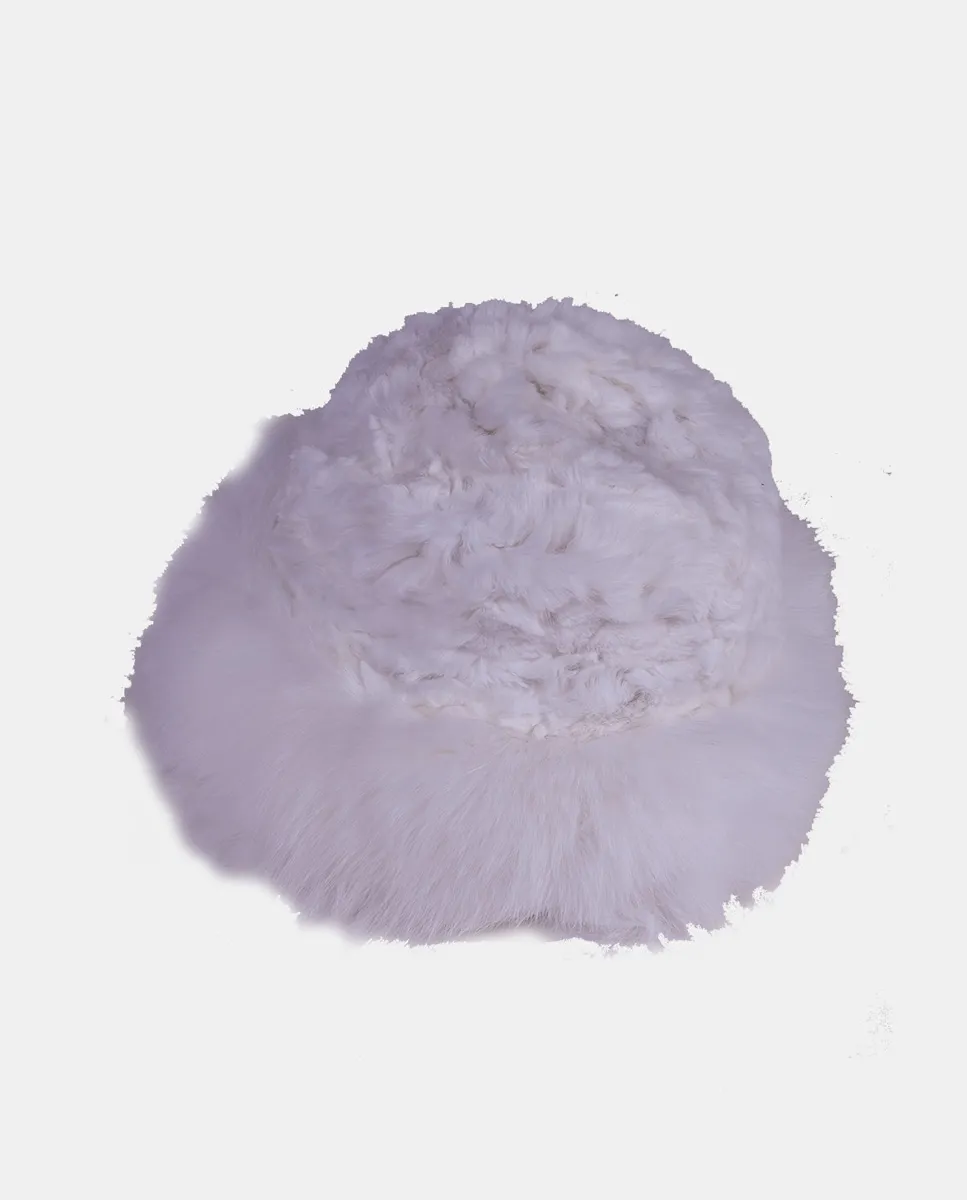 

Эластичная вязаная шапка из натурального меха белого цвета IN.ES