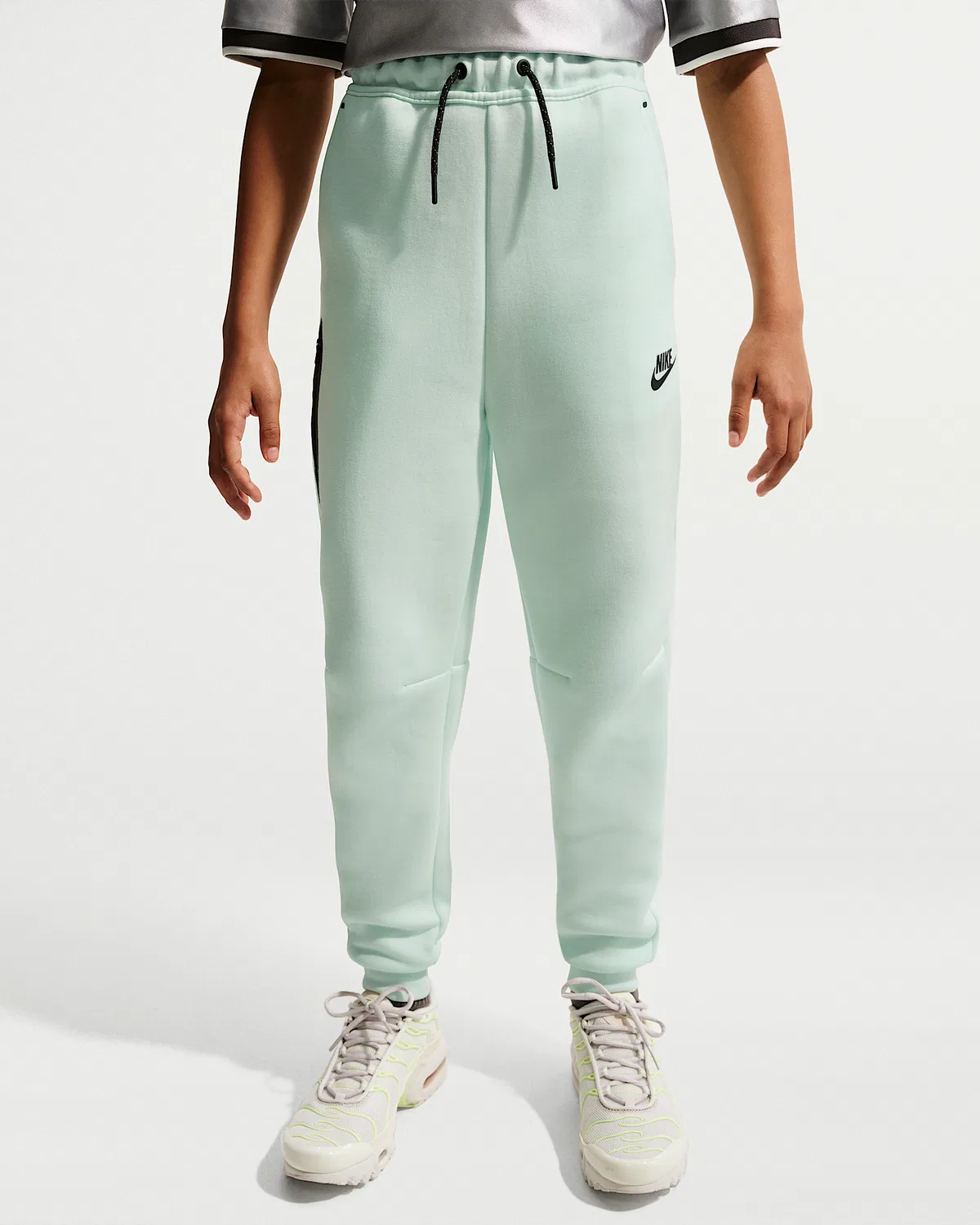 Джоггеры для девочек Nike Sportswear Tech Fleece, Barely Green/Black/Black — фото 2