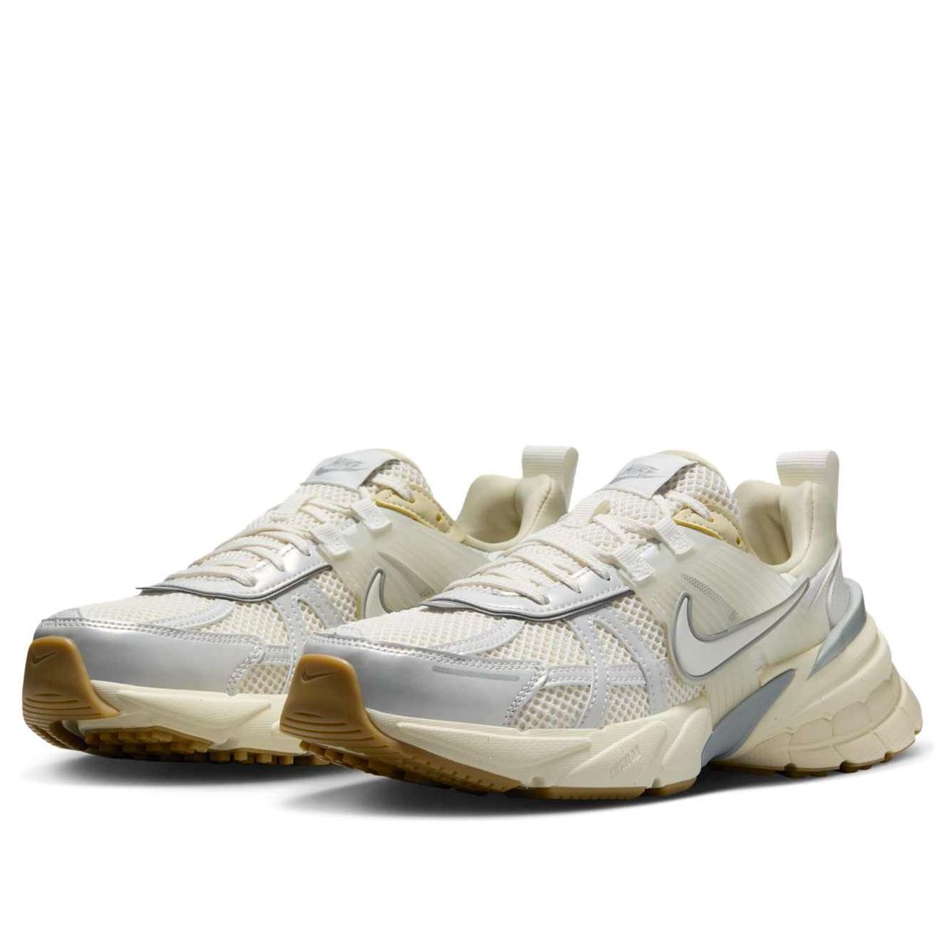 Кроссовки (WMNS) Nike V2K Run 'White Photon Dust Fir' — фото 4