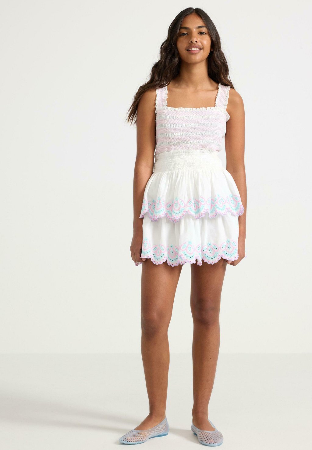 

Мини-юбка FLOUNCE WITH EMBROIDERY Lindex, белый