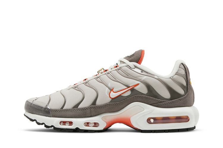 Кроссовки Air Max Plus 'First Use', коричневый — фото 3