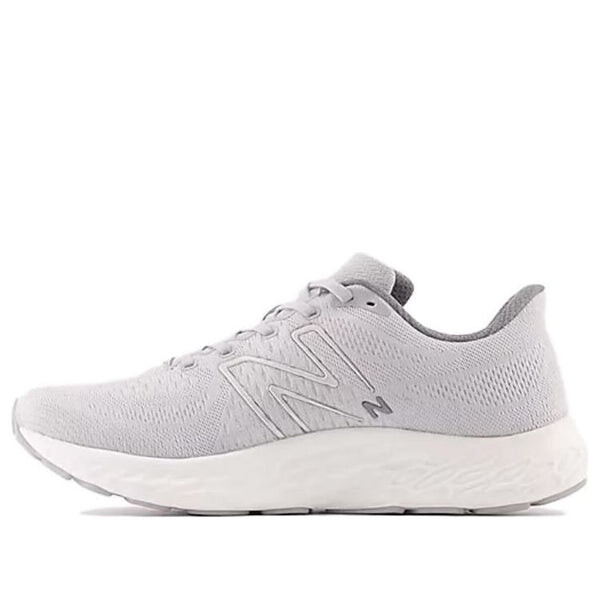 

Кроссовки свежие пены evoz v3 New Balance, черный
