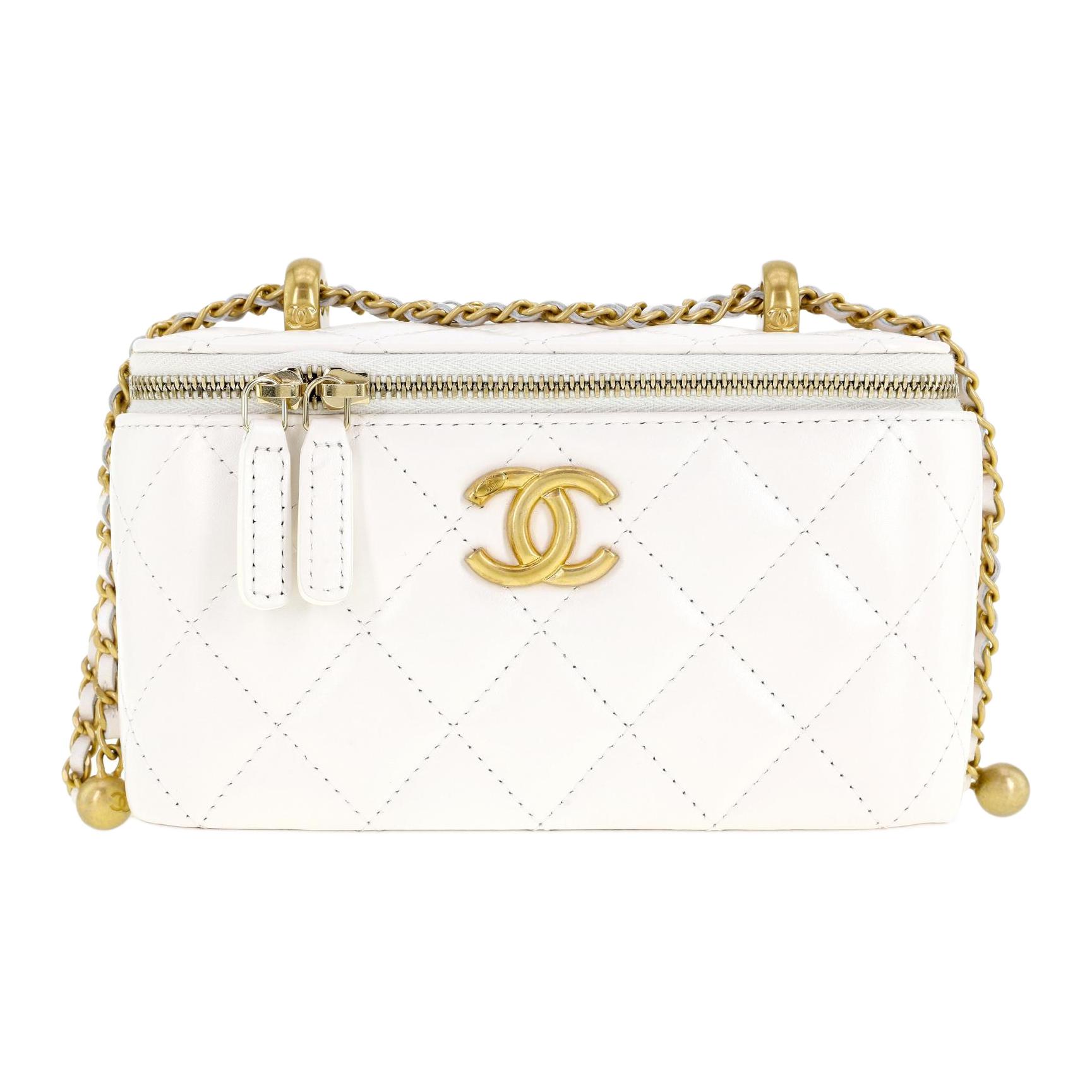 

CHANEL Кожаная сумка-бокс через плечо женская белая