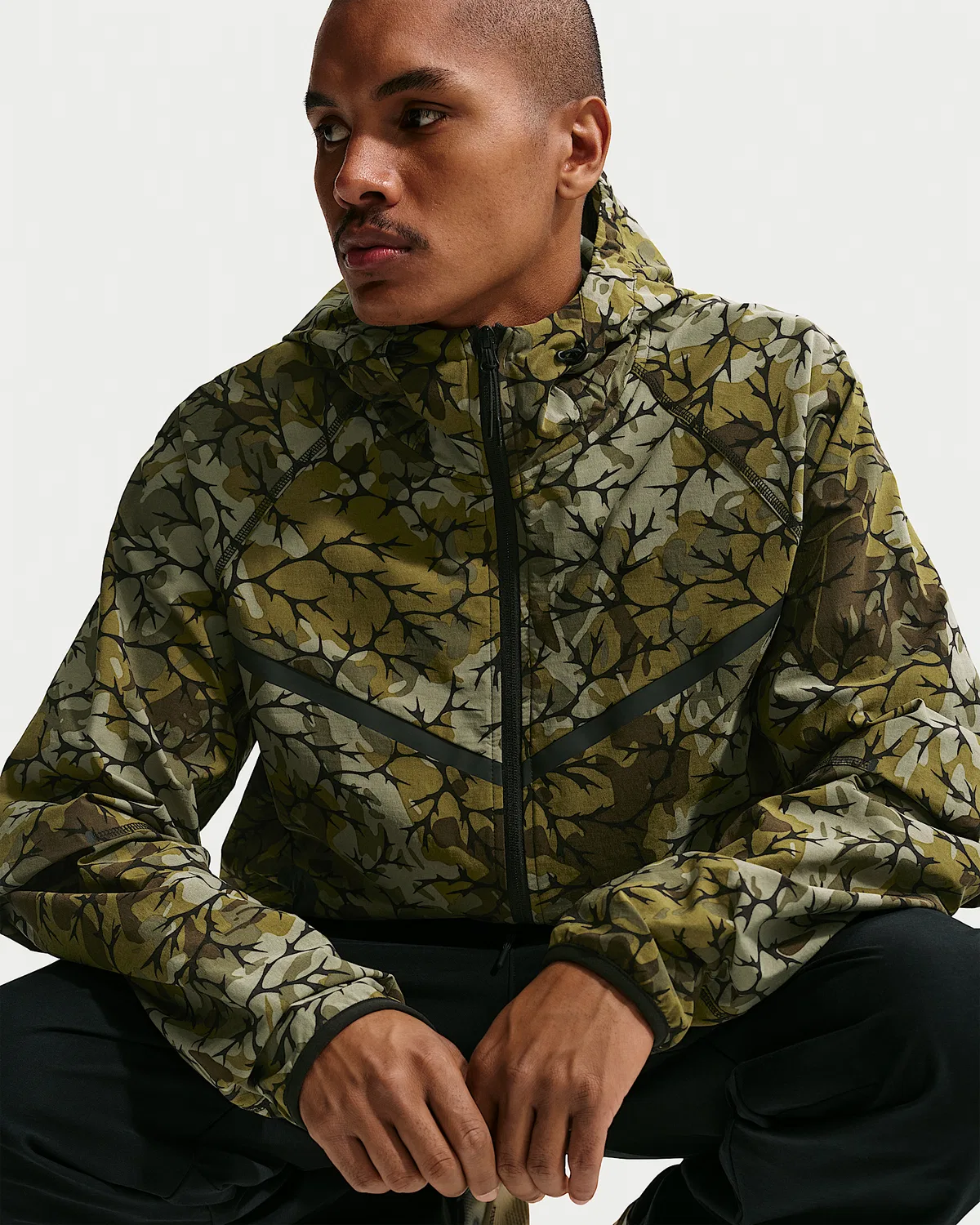Мужская ветровка Windrunner на полной молнии Nike Tech, Olive Flak/Black — фото 3