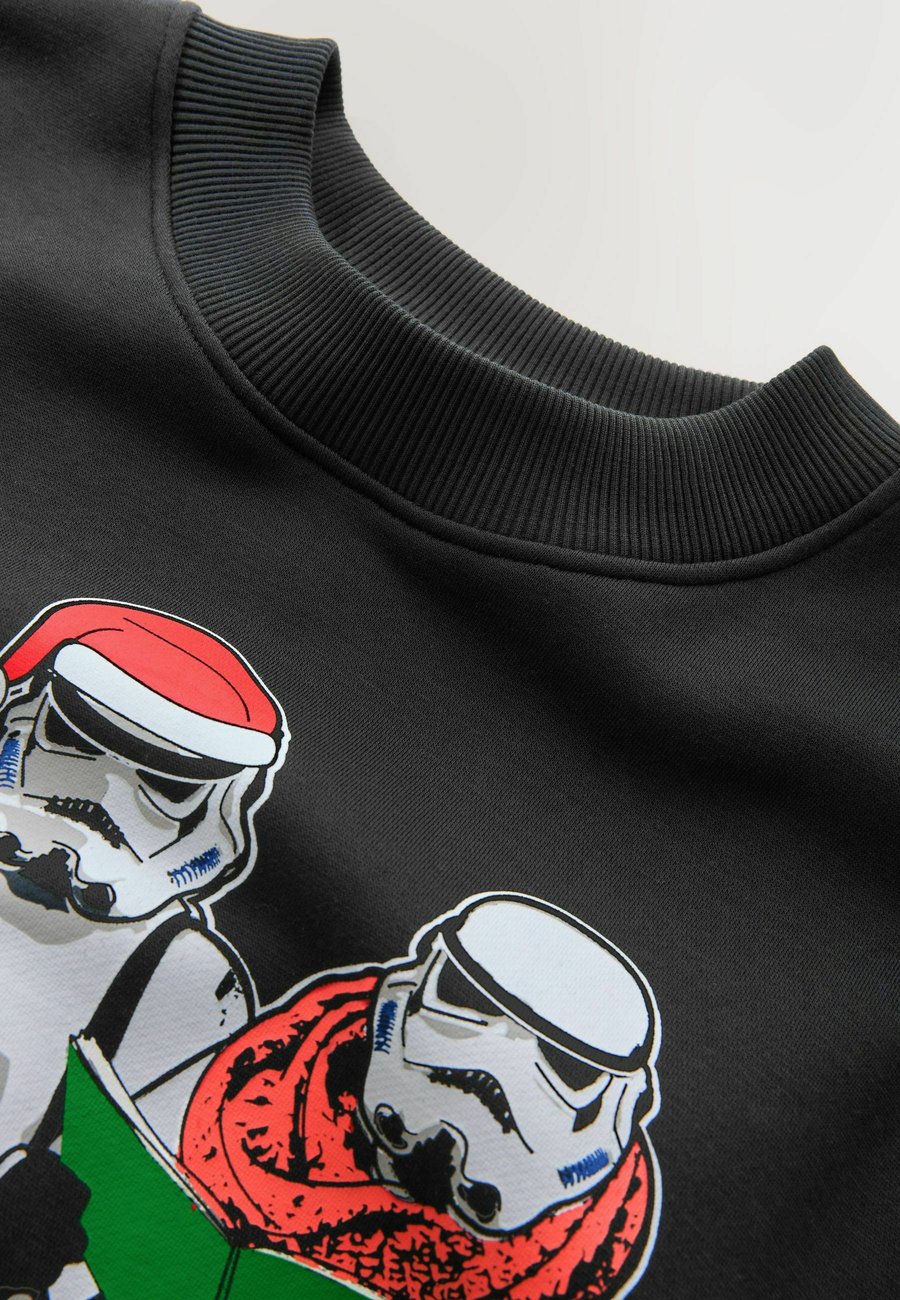 Толстовка Next CHRISTMAS STAR WARS STORMTROOPER GRAPHIC LICENCE CREW, Black — фото 3