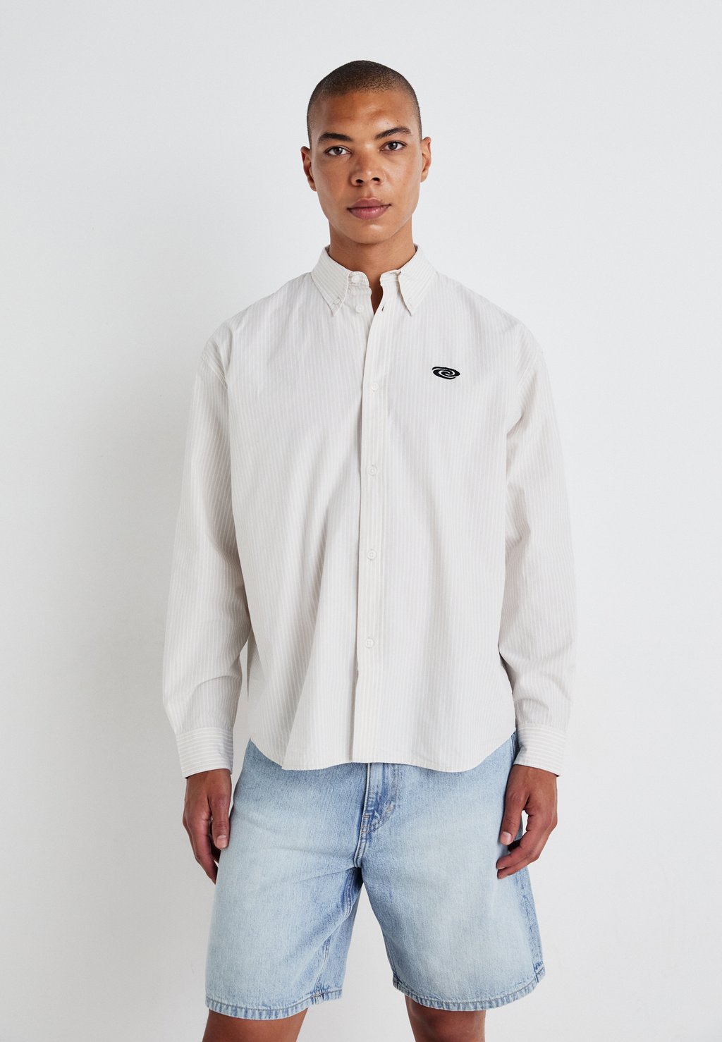 

Рубашка STRIPE SHIRT Weekday, кремовый