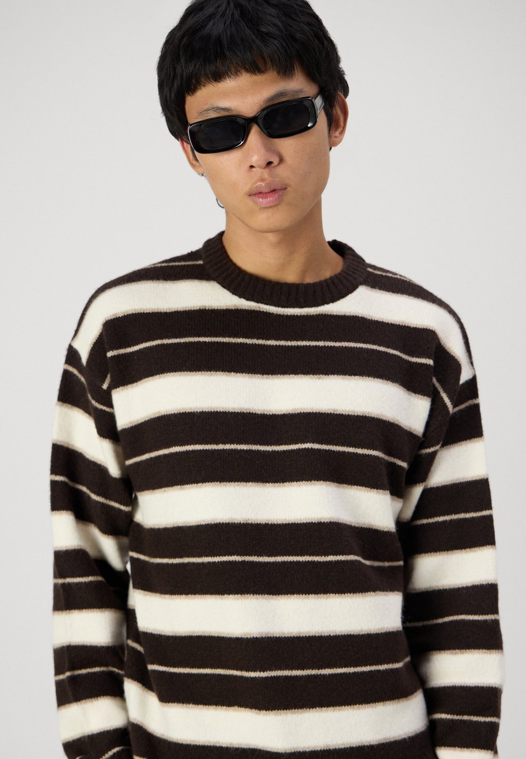 

Джемпер JOROLLIE STRIPE CREW NECK Jack & Jones, темно-коричневый