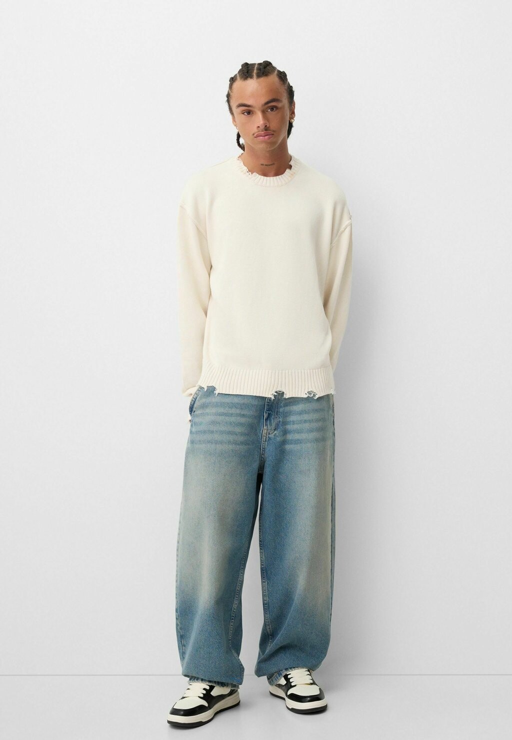 

Джемпер RIPPED Bershka, белый