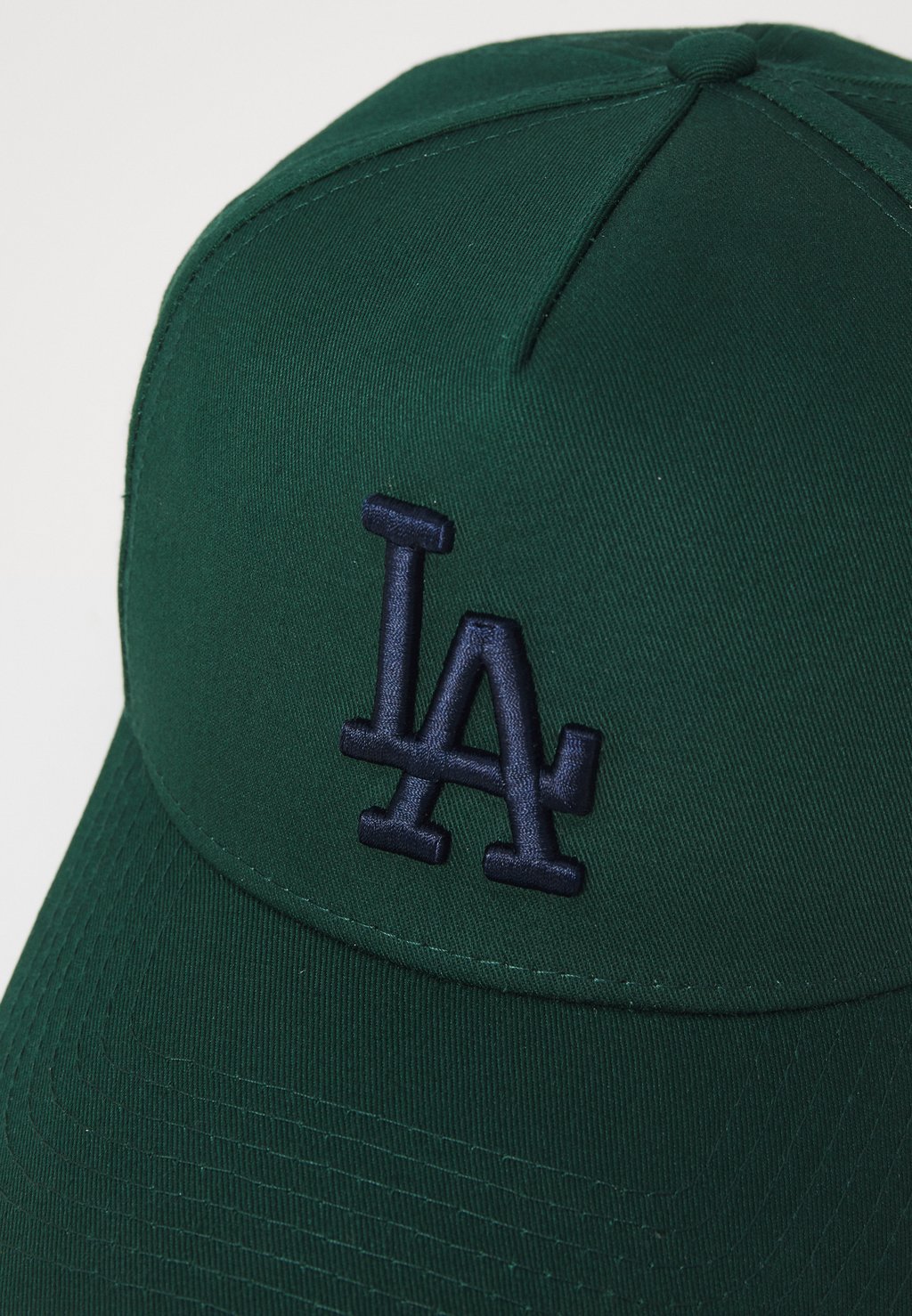 

Бейсболка LEAGUE ESSENTIAL EFRAME UNISEX New Era, темно-зеленый