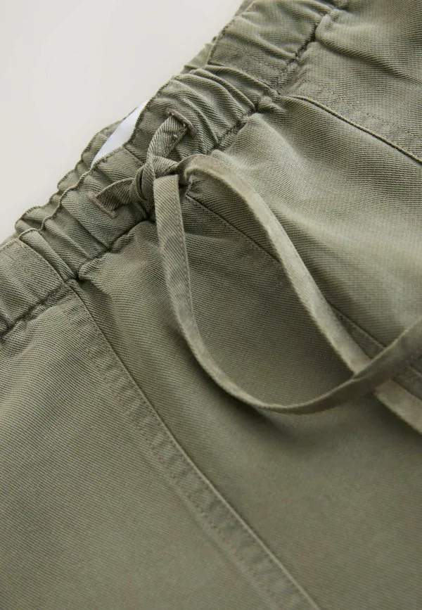 Брюки прямого кроя с зауженными штанинами Next, Khaki Green — фото 2