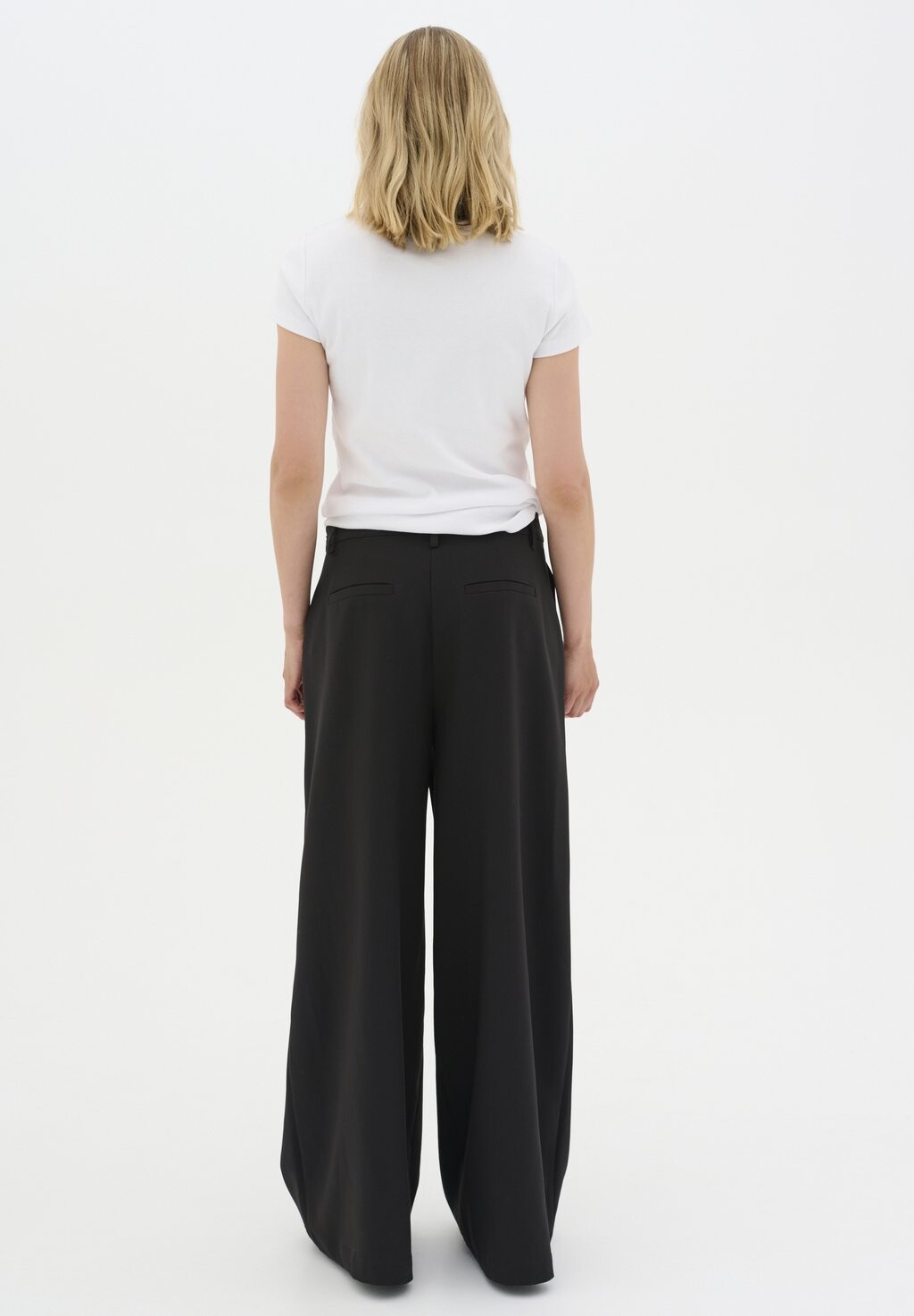 

Базовая футболка MANDY My Essential Wardrobe, кремовый