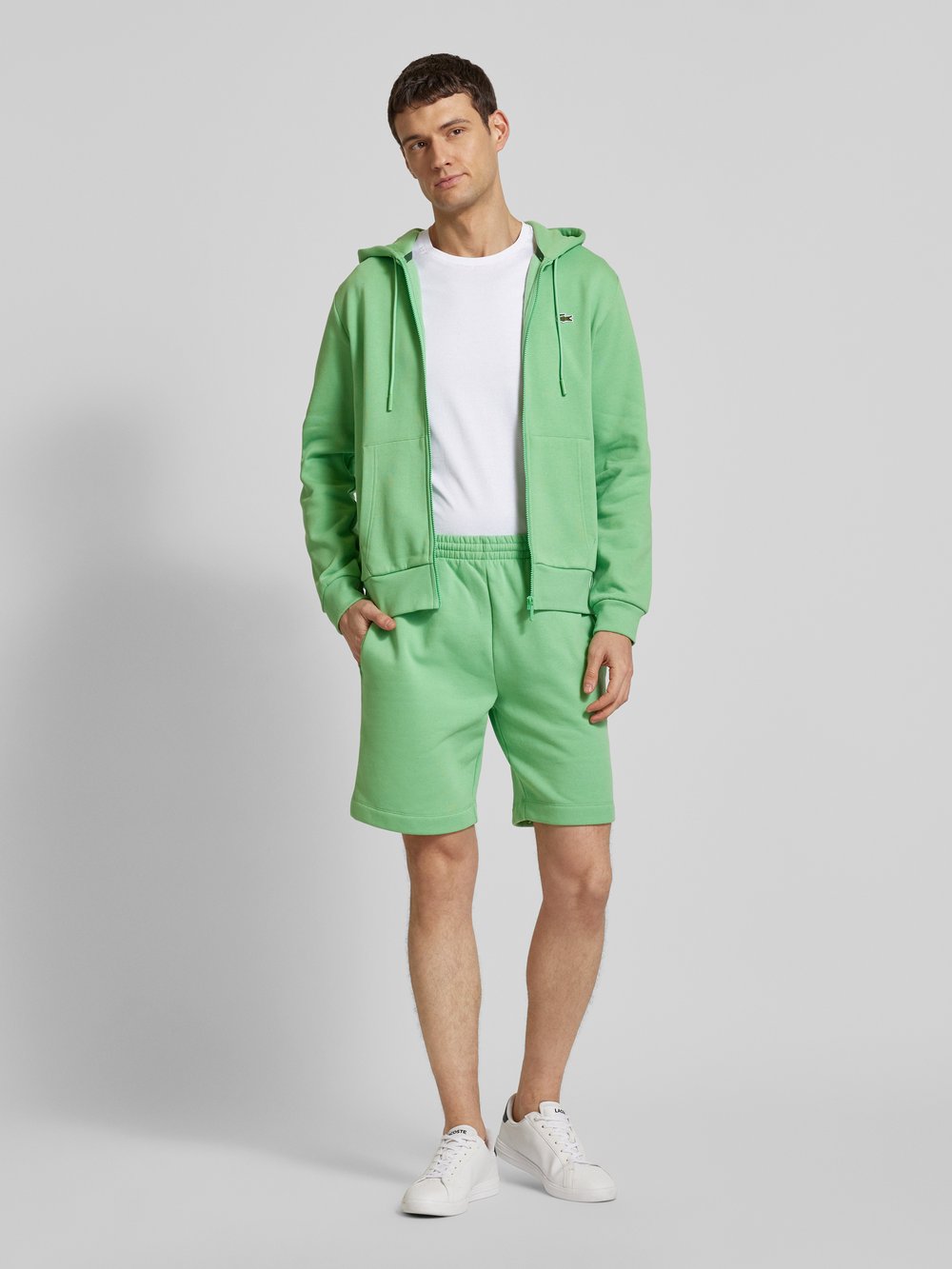 

Спортивные шорты классического кроя с логотипом Lacoste, светло-зеленый