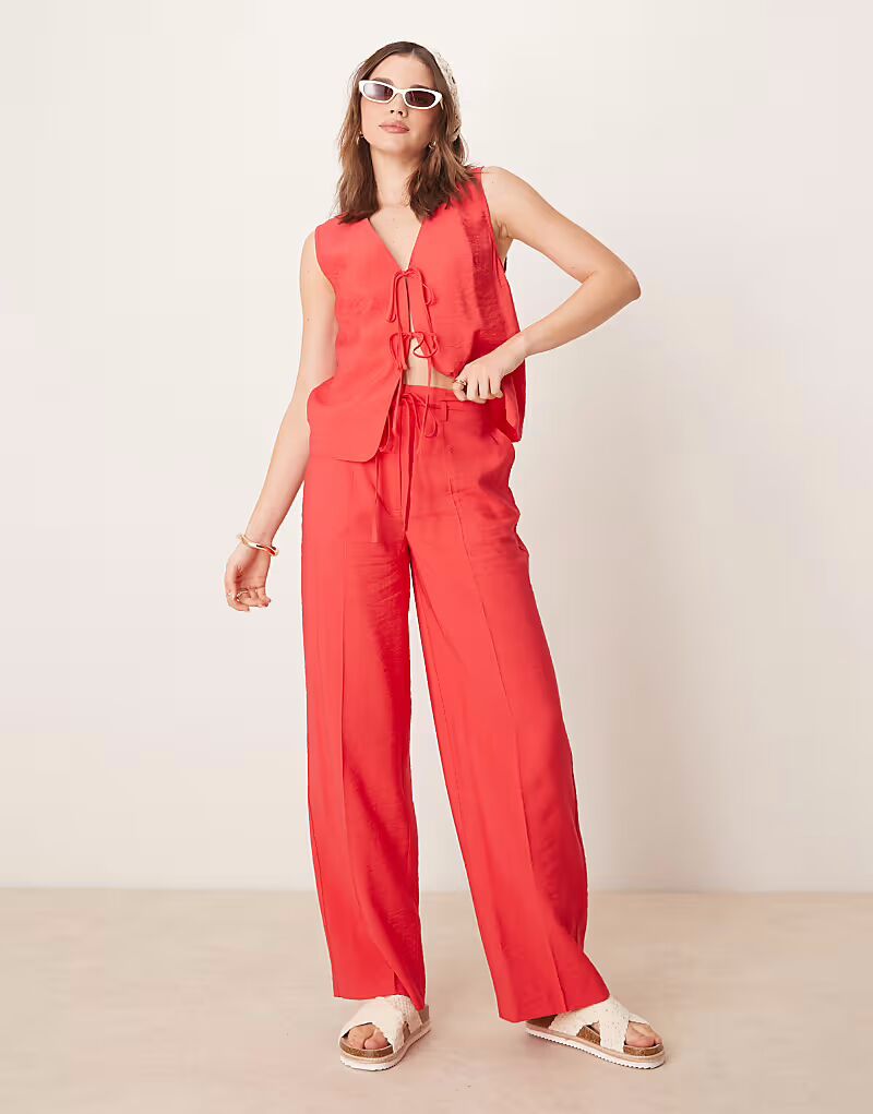 

Брюки прямого кроя из льняного материала ASOS DESIGN красного цвета