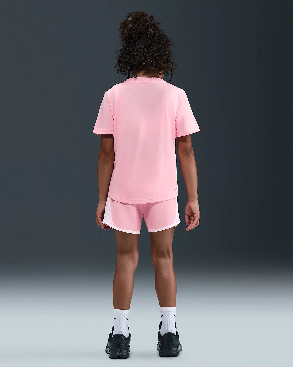 Детские шорты Nike Dri-FIT Tempo, Medium Soft Pink — фото 4