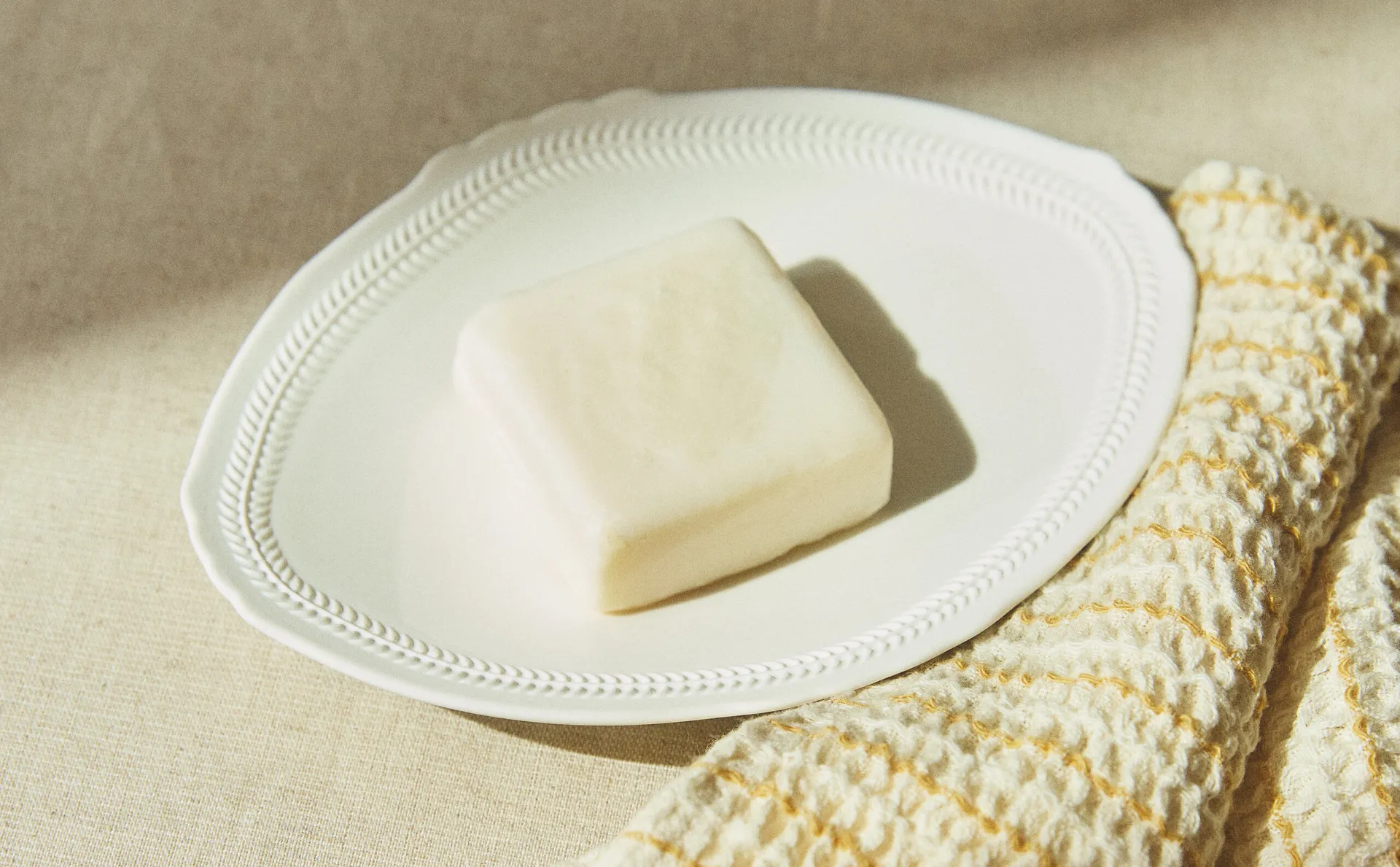 

Керамическая мыльница для ванной с бордюром Zara Home, белый