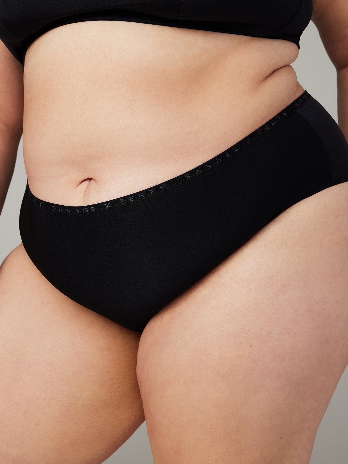 

Трусики-хипстеры Savage X Fenty Microfiber, цвет Black Caviar