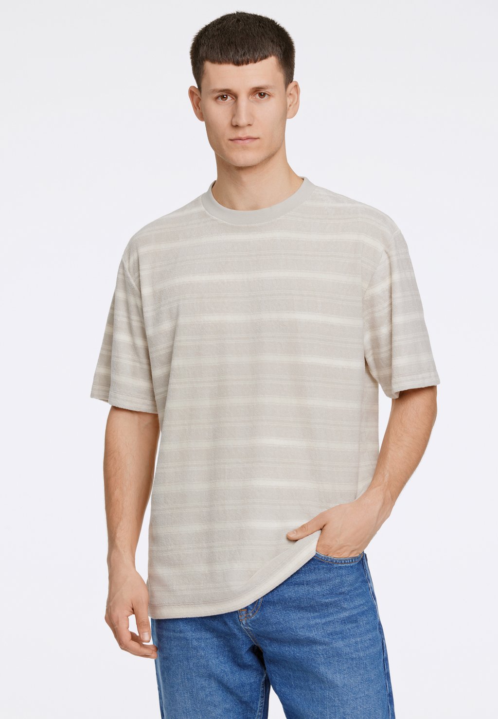 

Футболка с принтом STRIPED O-NECK TEE Lindbergh, светло-серый
