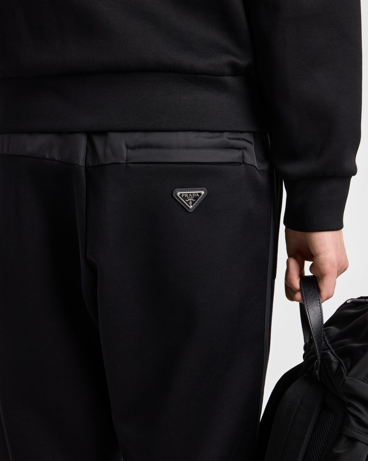 Брюки из хлопкового флиса с деталями из Re-Nylon Prada, черный — фото 4