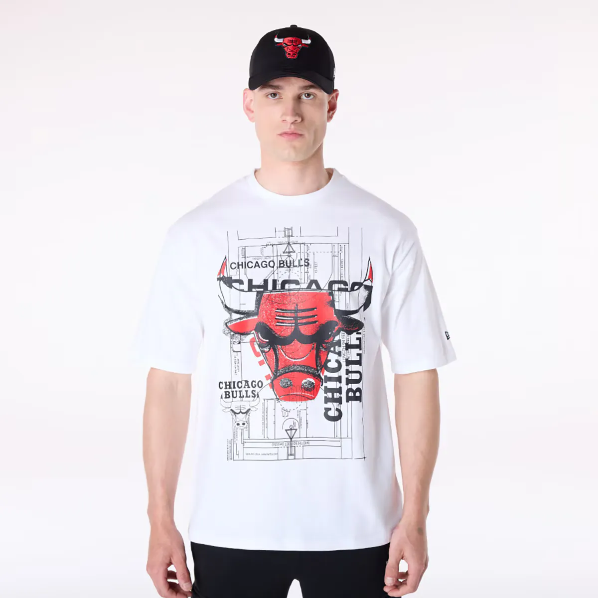 

Чикаго Буллз НБА Графическая футболка новой эры New Era, белый