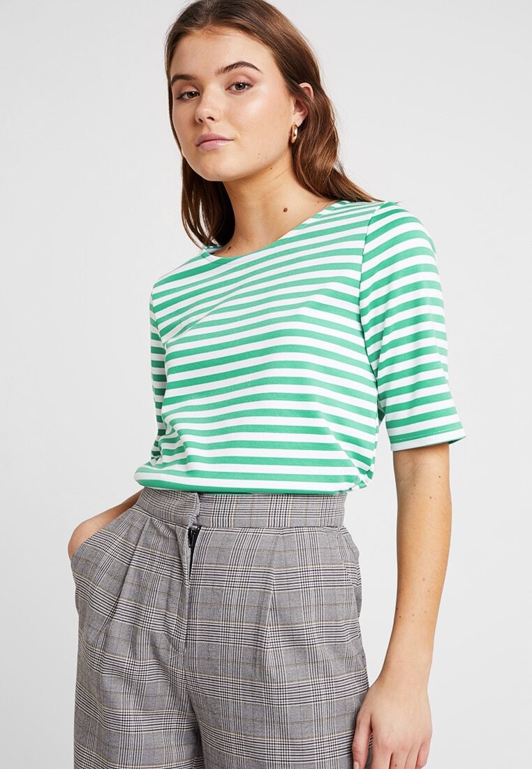 

Принт на футболке RIZETTA BLOUSE 2 b.young, зеленый
