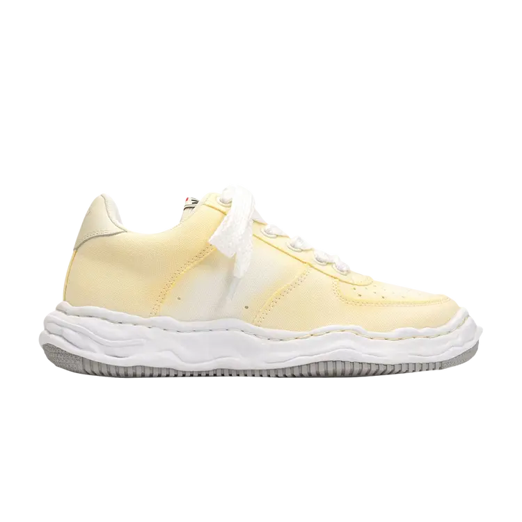 

Кроссовки Maison Mihara Yasuhiro Wayne Low 'Sprayed Canvas - White', белый