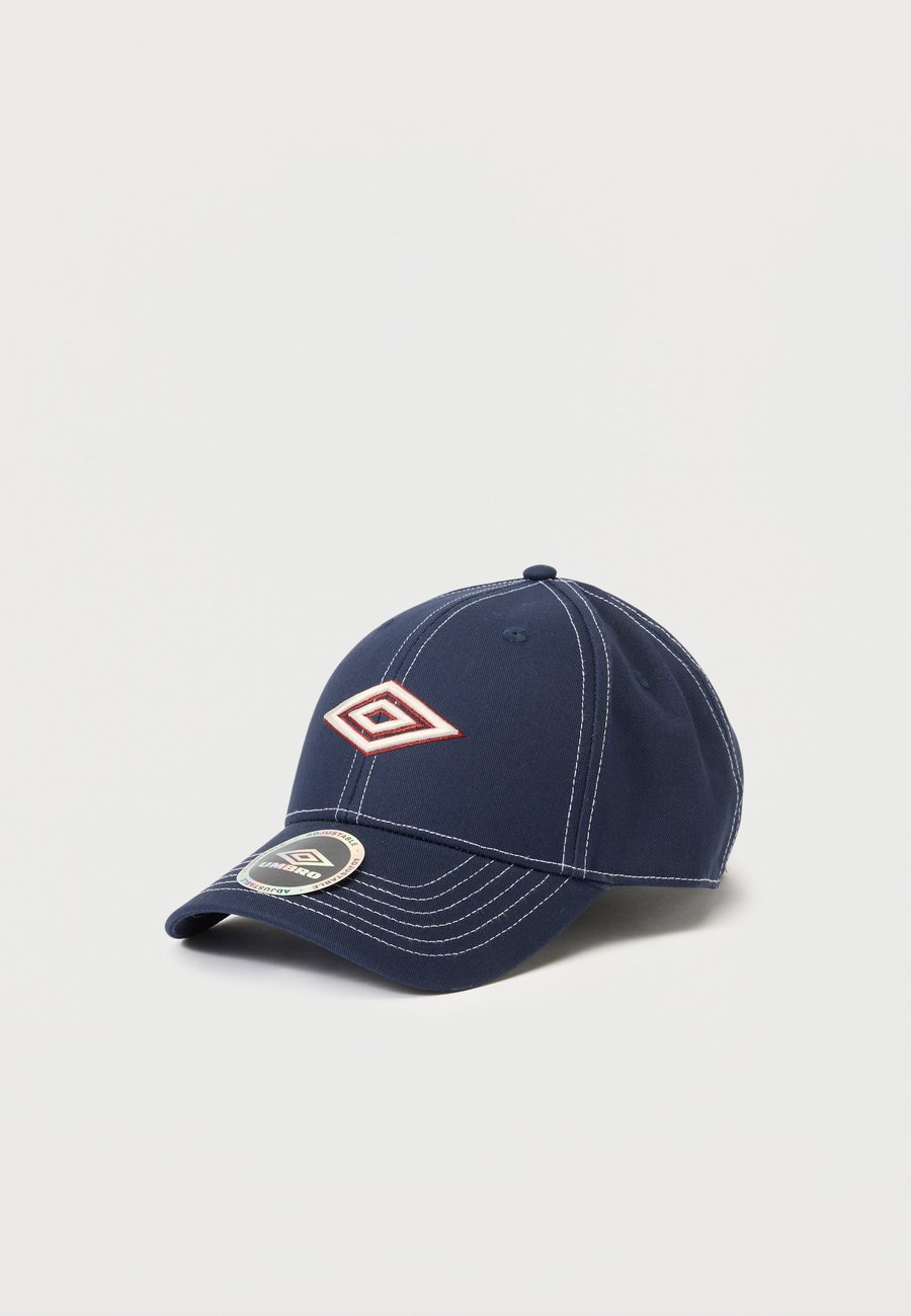 

Бейсболка Umbro CONTRAST STITCH UNISEX, Dark Navy/White Sand/Cabernet/Dark Blue