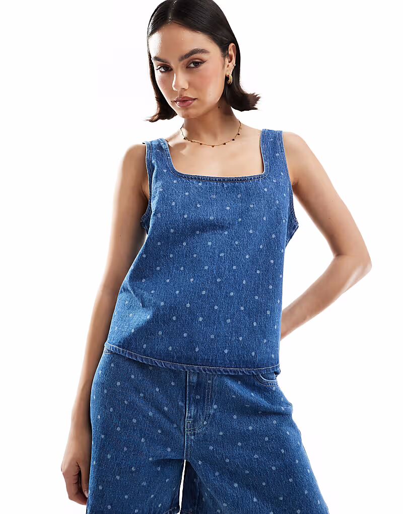 

Джинсовый топ ASOS DESIGN с квадратным вырезом и принтом в горошек, средне-голубой