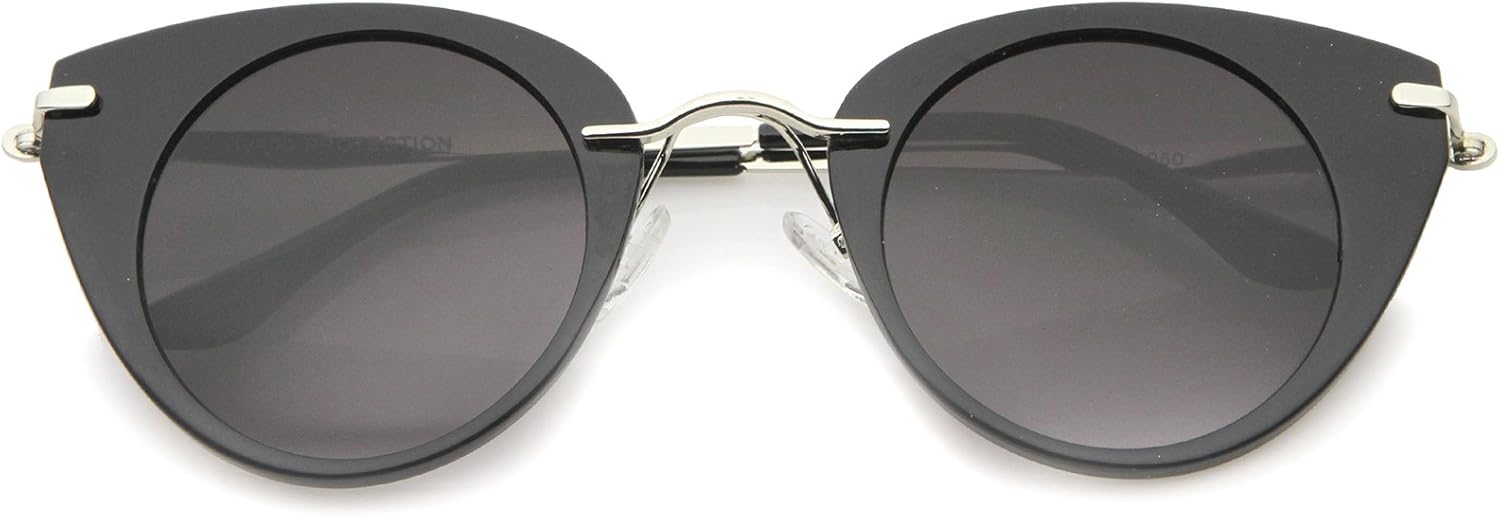 

Женские солнцезащитные очки zeroUV с массивной металлической переносицей, тонкими дужками и круглой оправой «кошачий глаз», диаметр линз 46 мм, Black-silver / Lavender