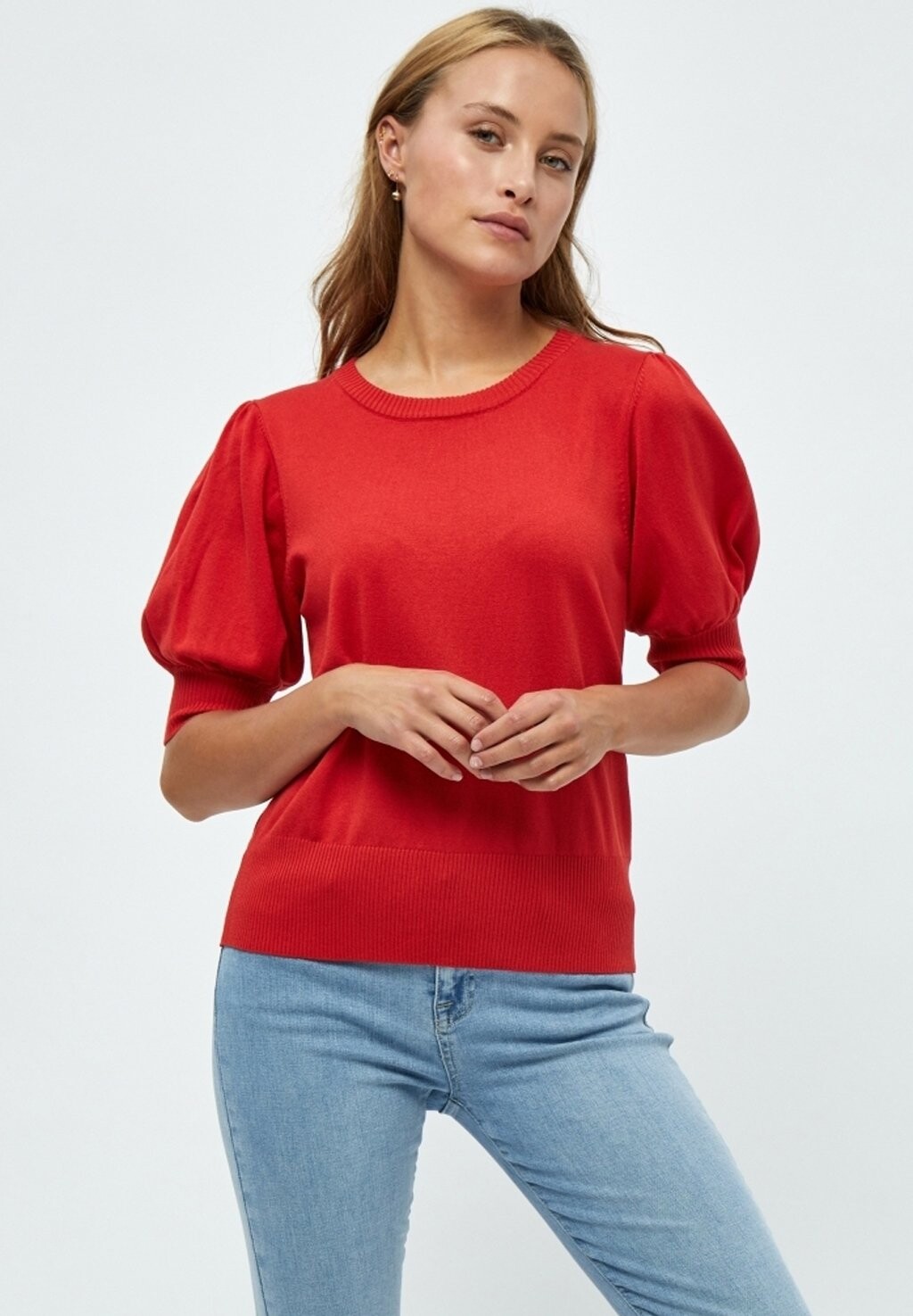 

Базовая футболка Miliva Knit Tee Minus, лавово-красная