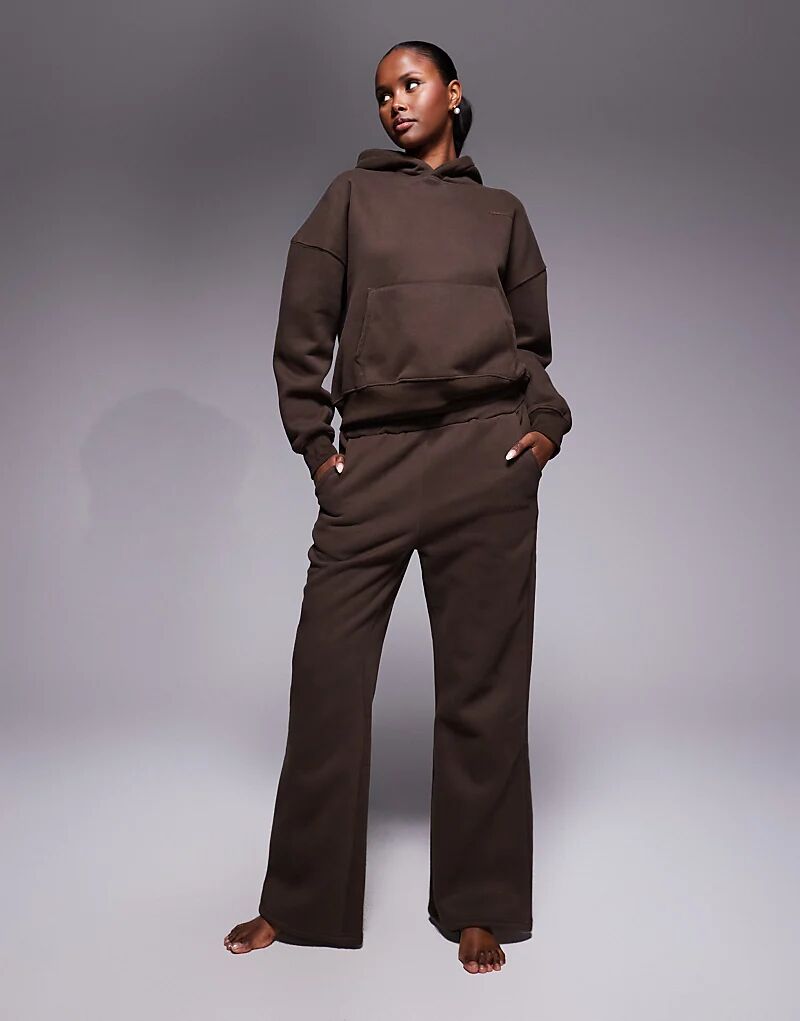 

Расклешенные брюки-джоггеры Simmi London Colby каштанового цвета