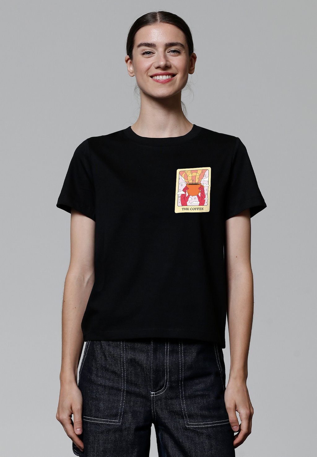

Футболка с принтом TAROT THE COFFEE watapparel, черный