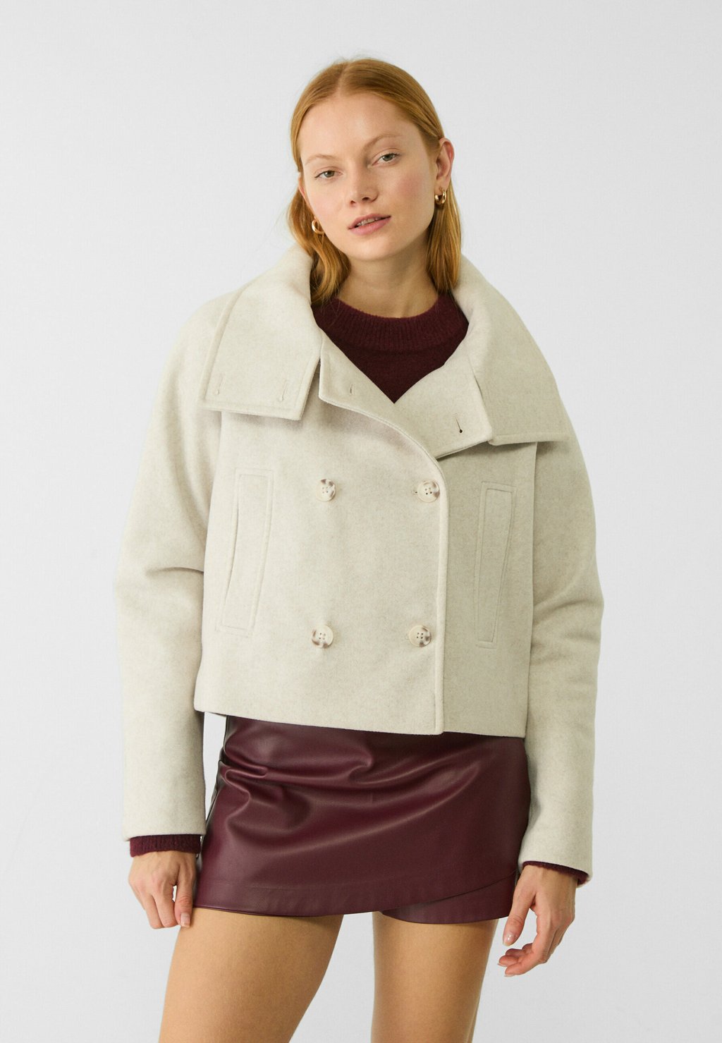 

Легкая куртка WITH A HIGH COLLAR AND LONG SLEEVES Stradivarius, белый